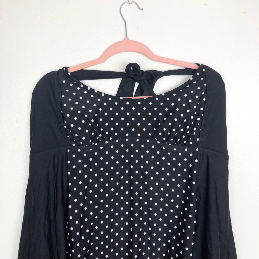 Black and white dots bikini TOP
